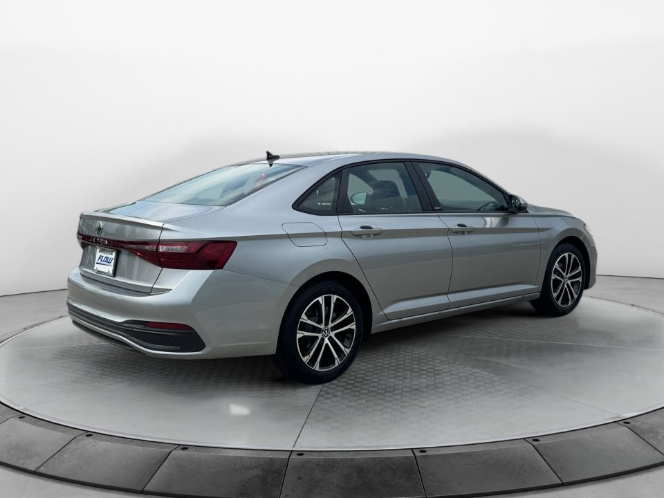 Used 2026 Volkswagen Jetta Sport FWD image 7