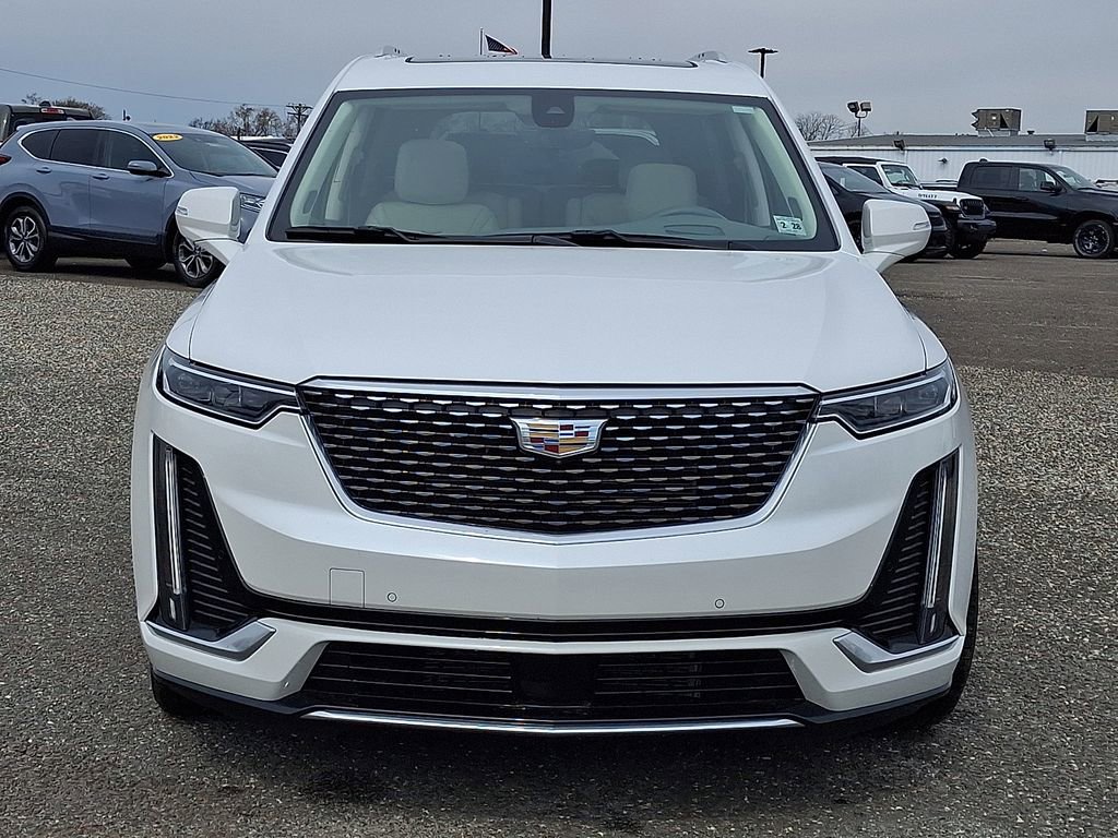 Used 2023 Cadillac XT6 Premium Luxury w/ Technology Package AWD/4WD image 4