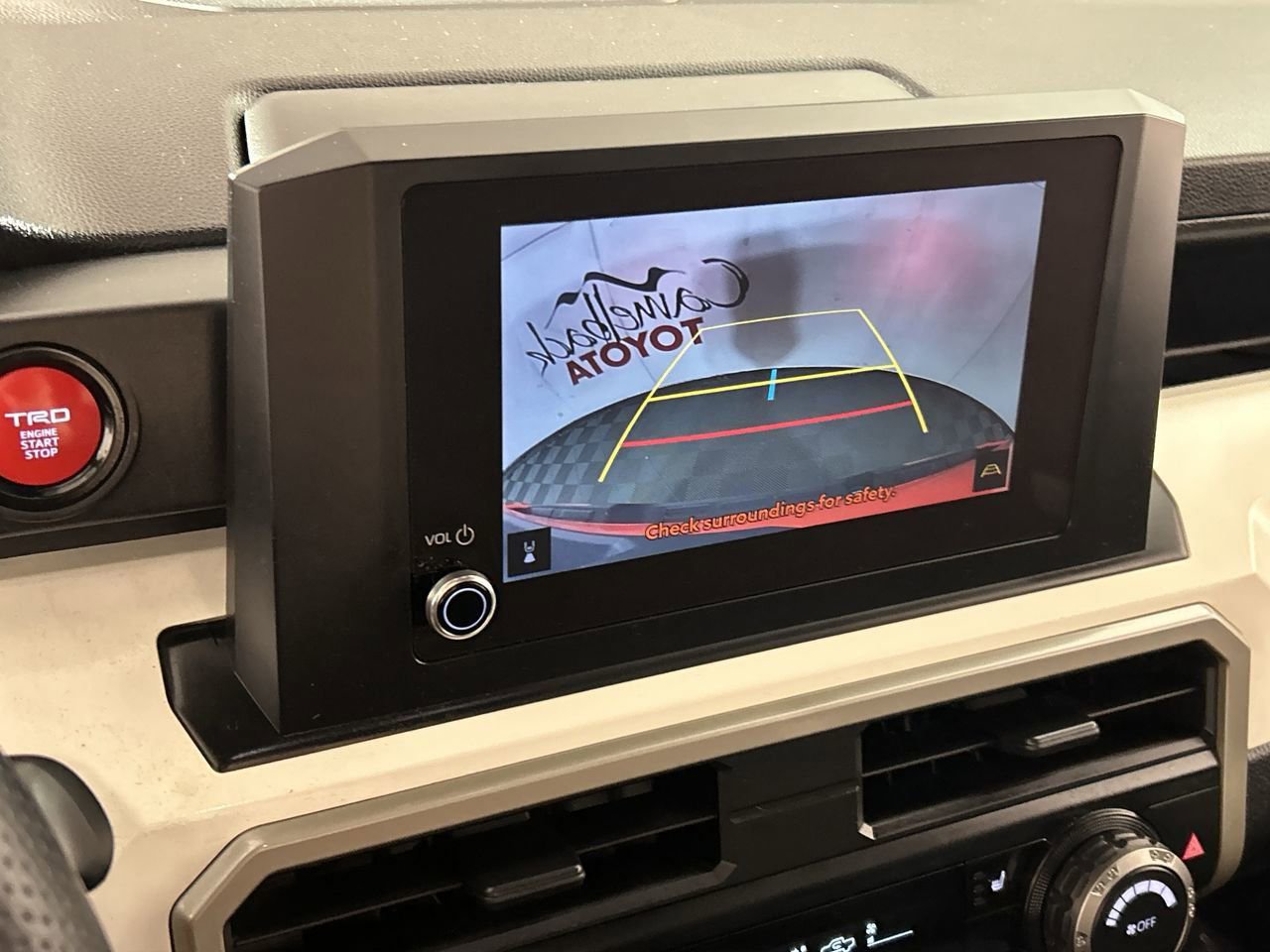 Used 2024 Toyota Tacoma TRD Off-Road image 17