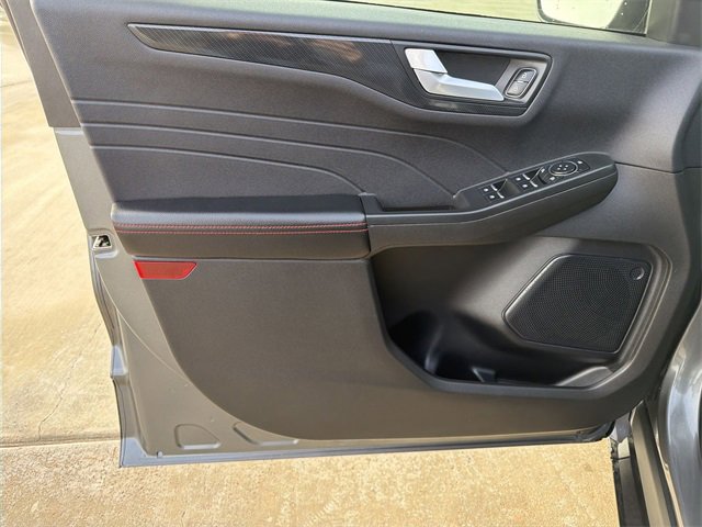 Used 2023 Ford Escape ST-Line w/ Tech Pack #1 image 9