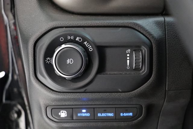 Used 2023 Jeep Wrangler Unlimited w/ Sun & Screen Package AWD/4WD image 22