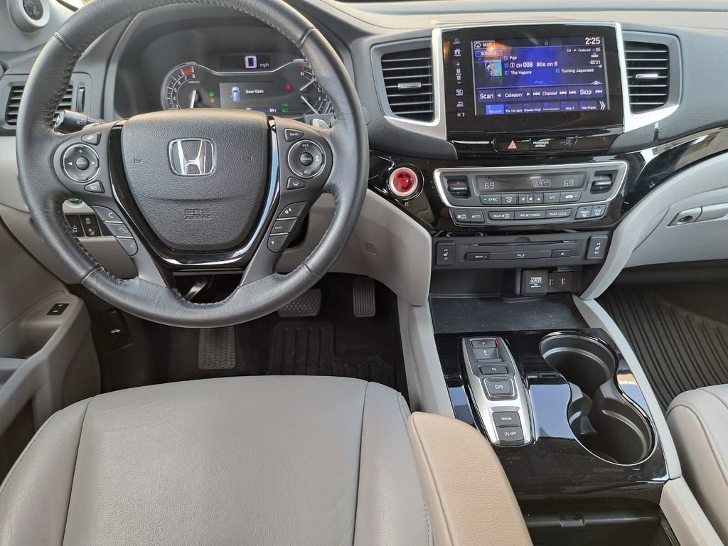 Used 2017 Honda Pilot Touring image 21