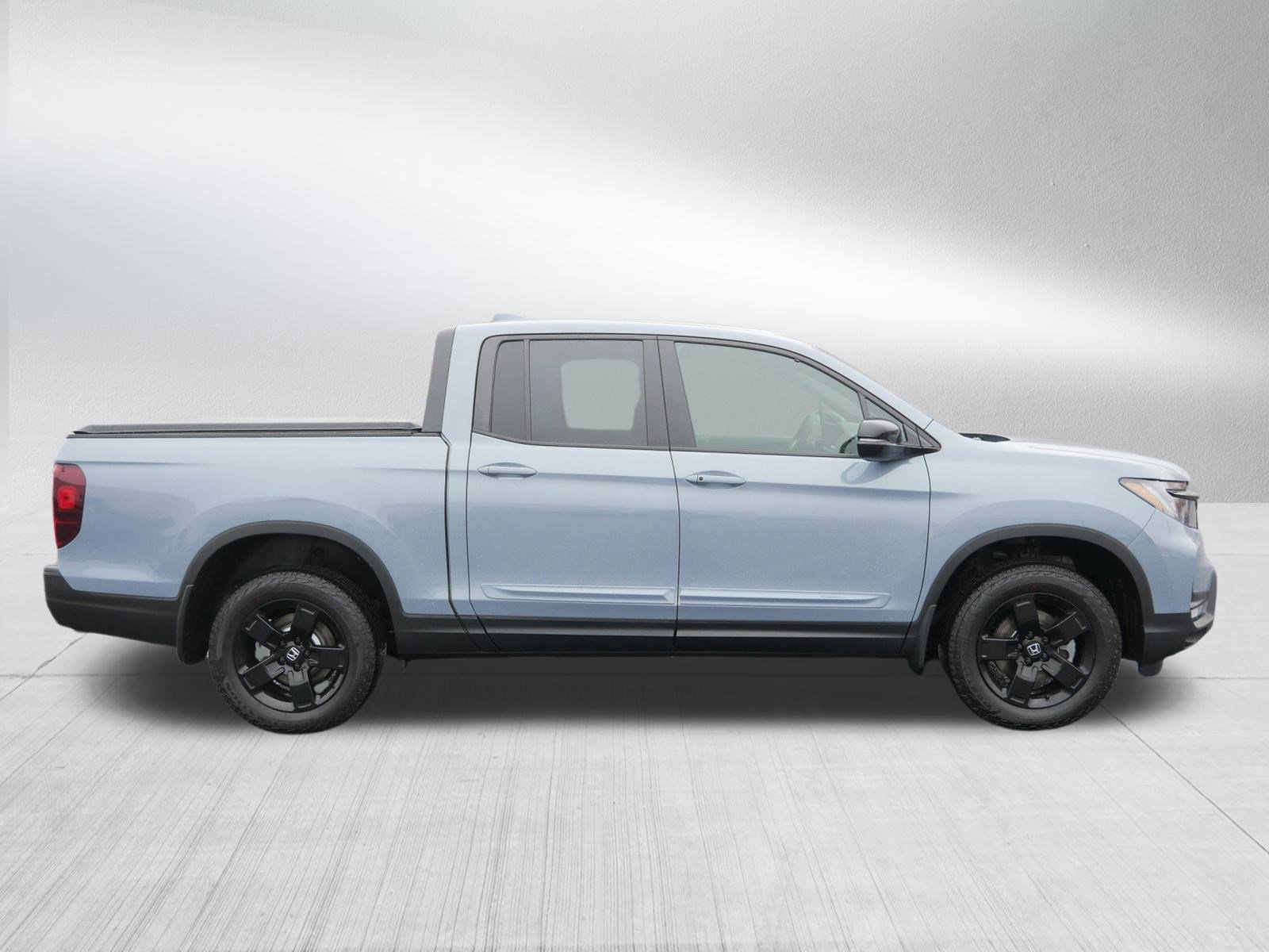 Certified 2025 Honda Ridgeline Black Edition image 8
