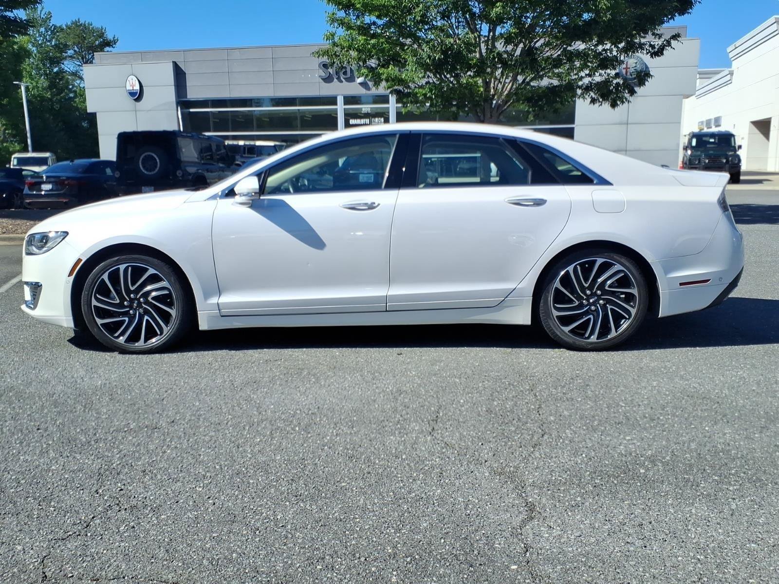 Used 2020 Lincoln MKZ Reserve w/ Luxury Package FWD image 3