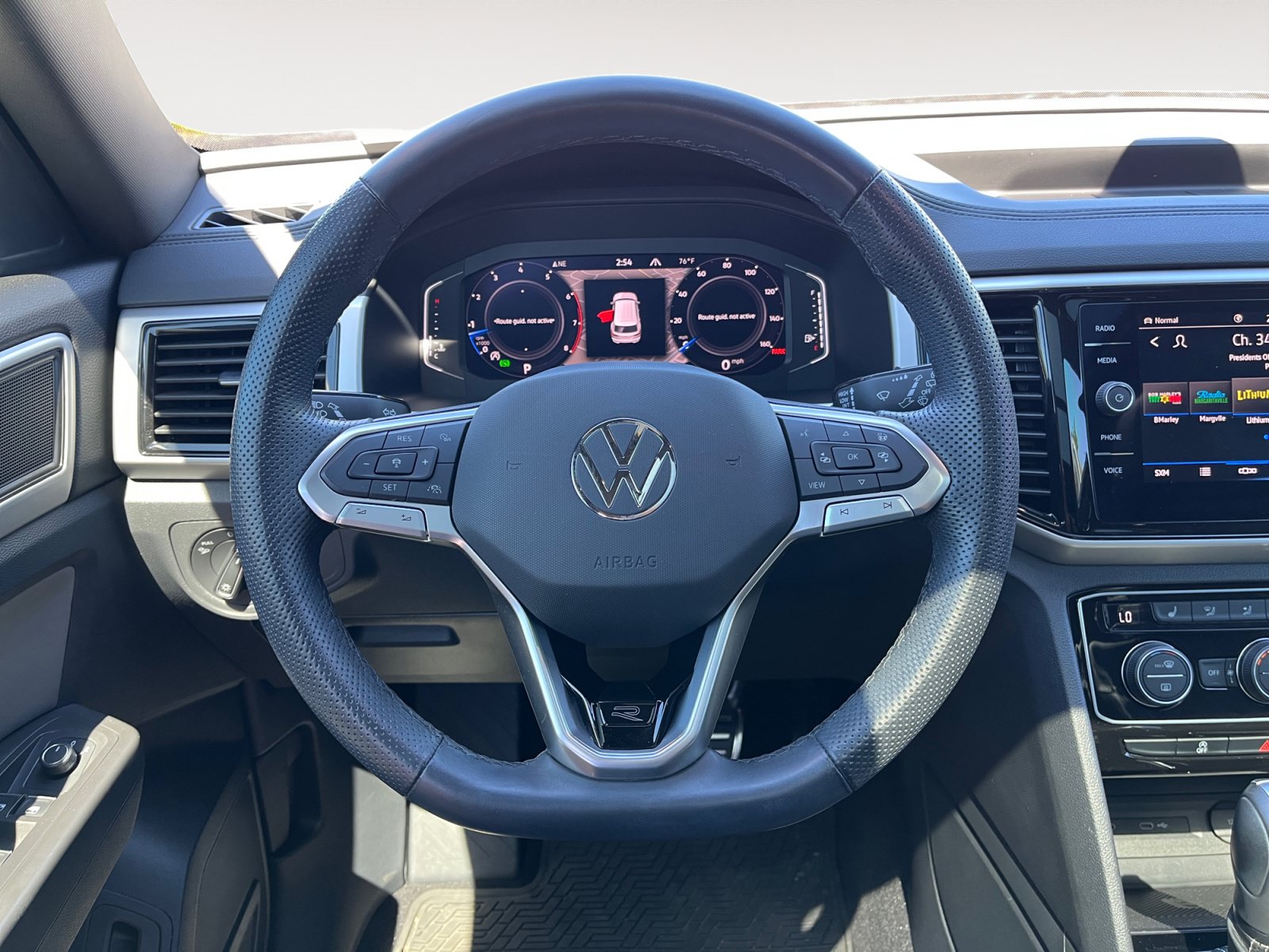 Certified 2023 Volkswagen Atlas Cross Sport SEL R-Line AWD/4WD image 12