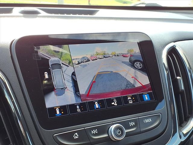 Used 2022 Chevrolet Equinox RS w/ Infotainment Package image 11