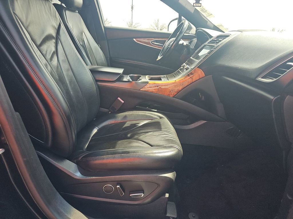 Used 2018 Lincoln MKX Reserve w/ Luxury Package image 5