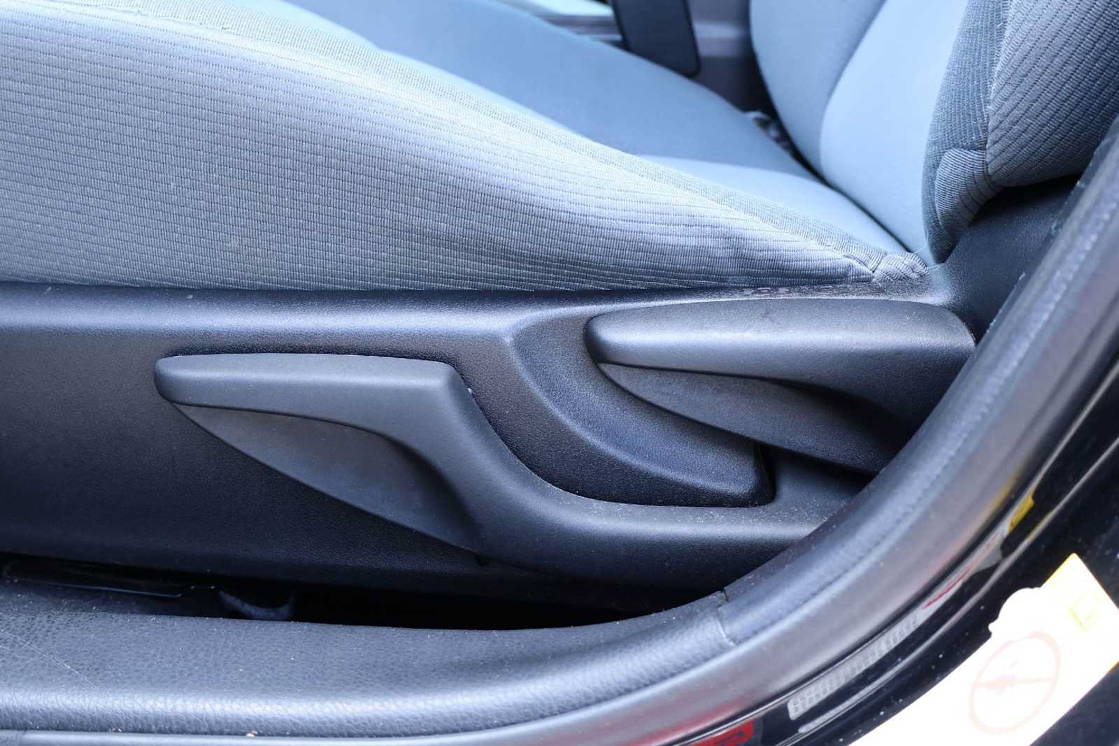 Used 2018 Toyota Corolla L FWD image 24