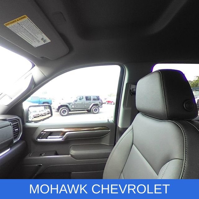 Used 2023 Chevrolet Silverado 1500 LT w/ Safety Package AWD/4WD image 37