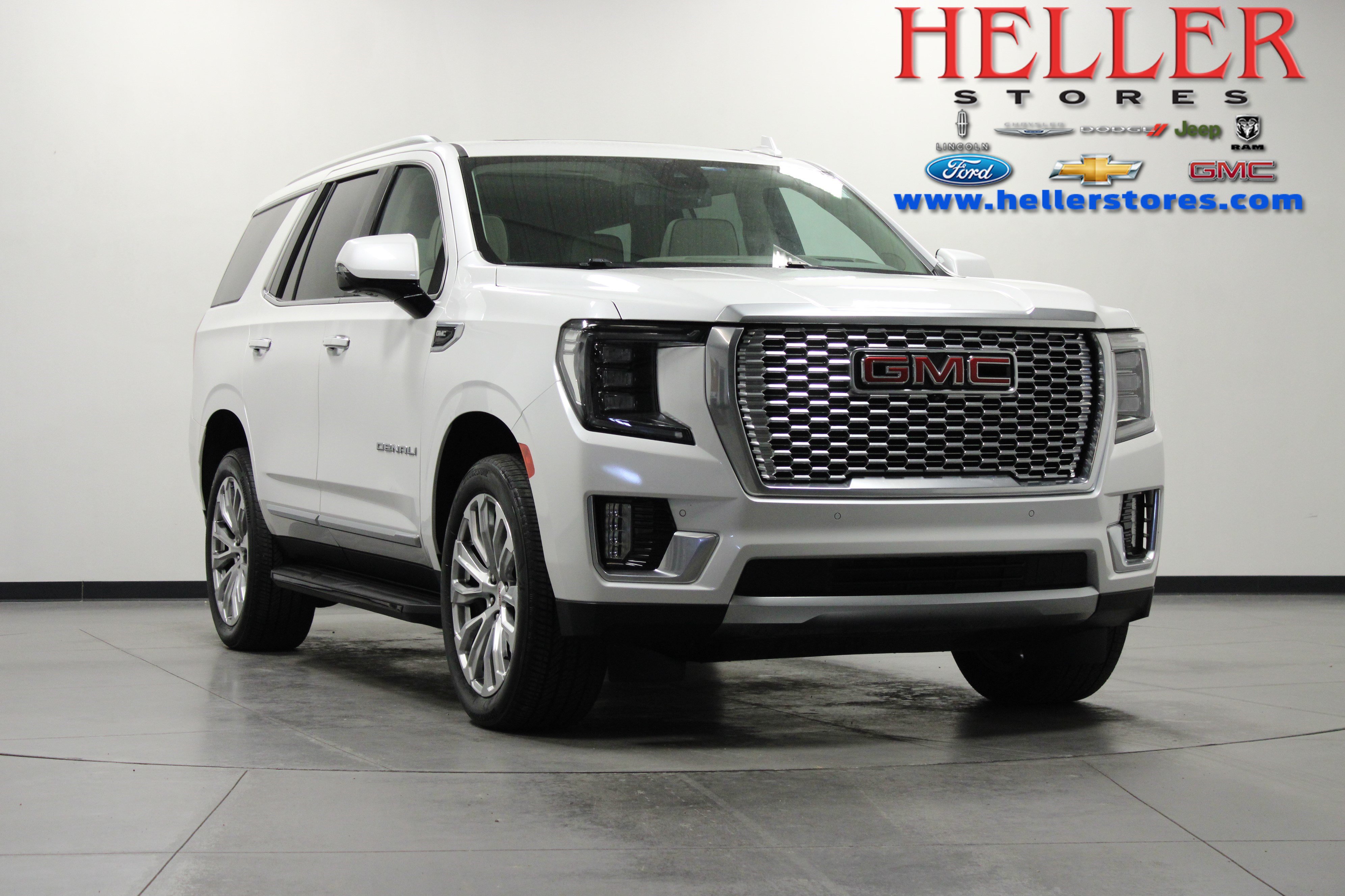 Used 2024 GMC Yukon Denali AWD/4WD image 1