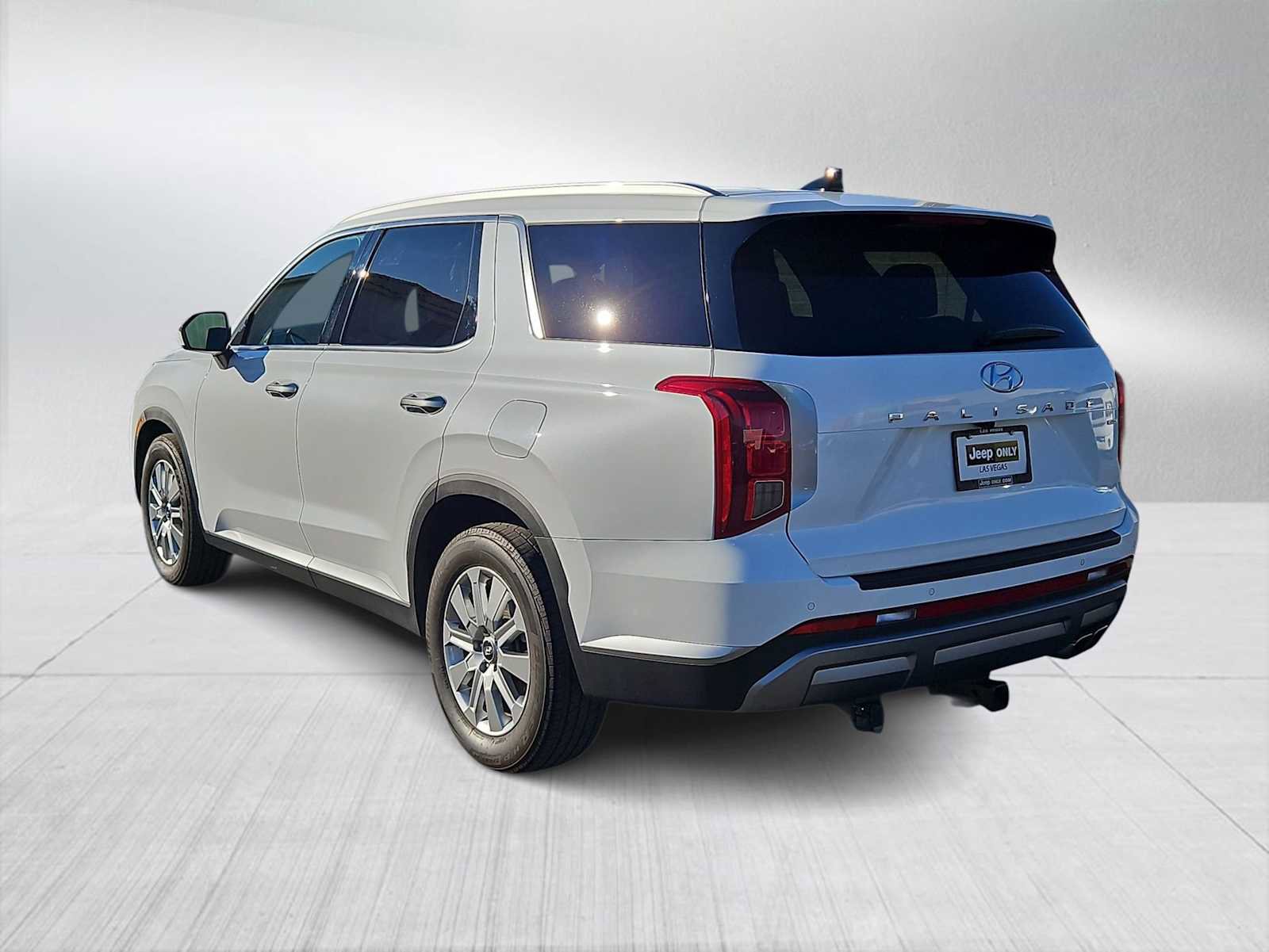 Used 2023 Hyundai Palisade SEL w/ Cargo Package image 6