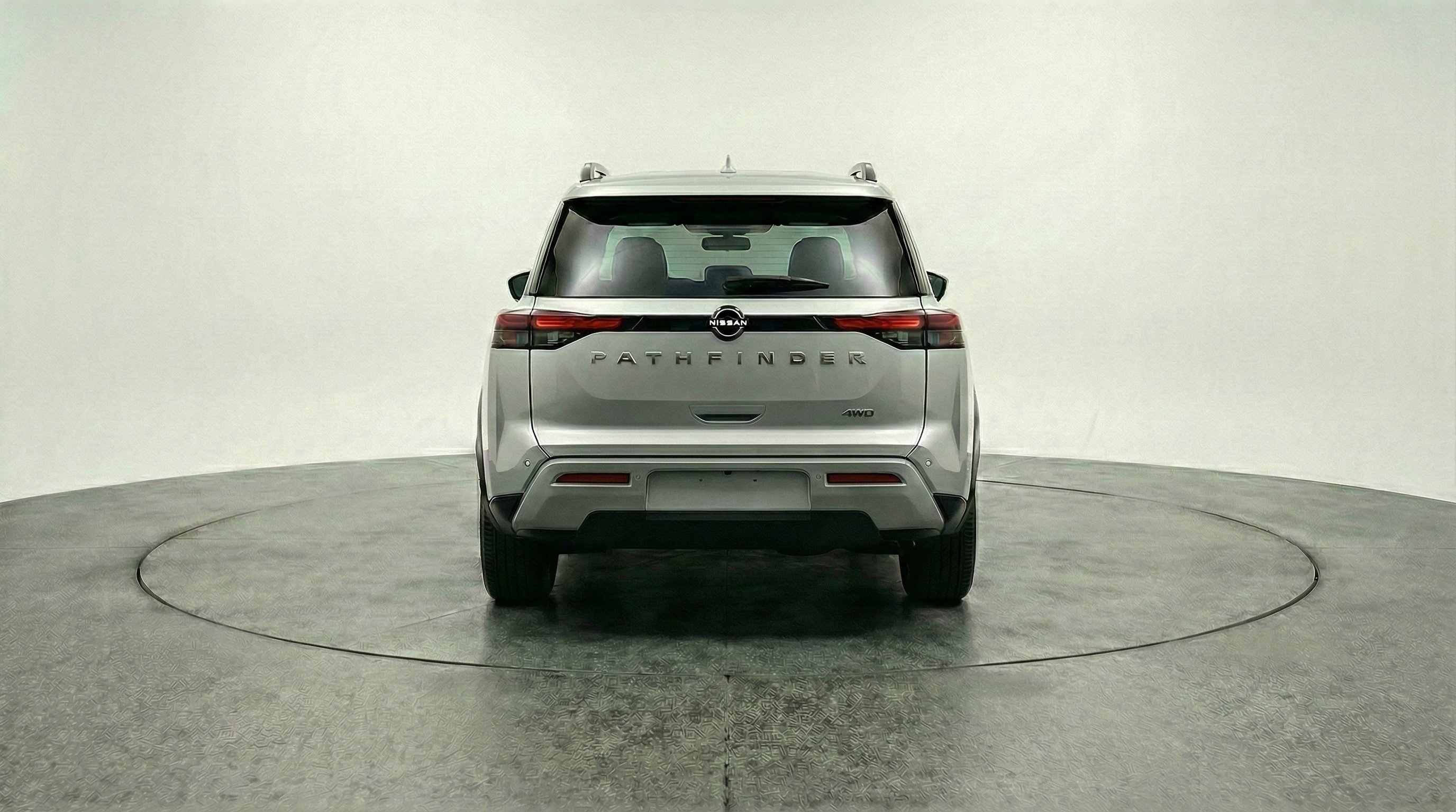 Used 2025 Nissan Pathfinder SV image 7