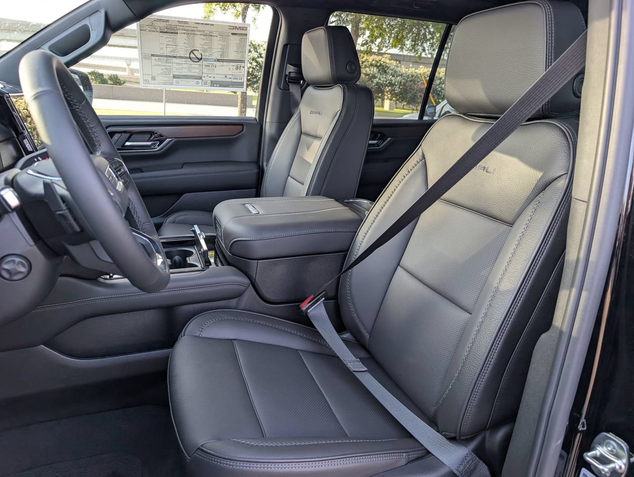 New 2026 GMC Yukon Denali w/ Sun & Power Step Package AWD/4WD image 18