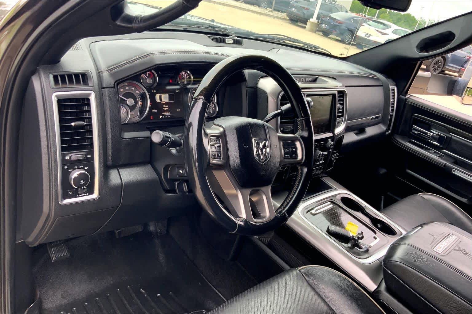 Used 2017 RAM 3500 Laramie Longhorn AWD/4WD image 17