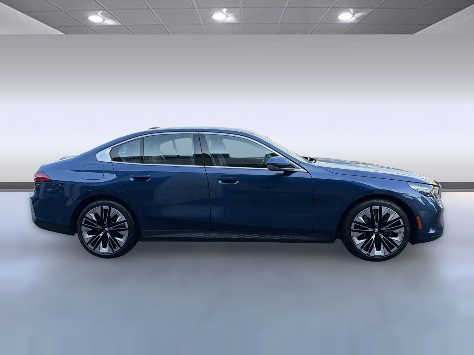 Certified 2025 BMW 540i xDrive AWD/4WD image 8