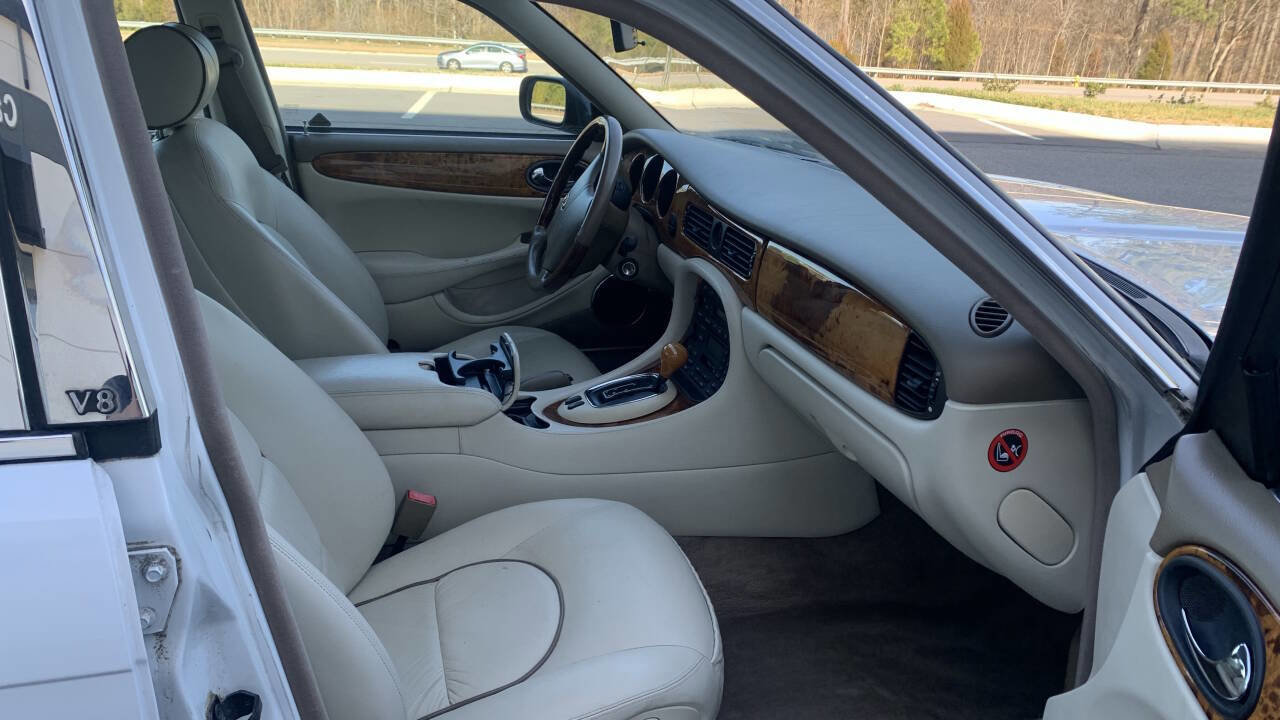 Used 1998 Jaguar XJ8 L Vanden Plas 4dr Sedan RWD image 16
