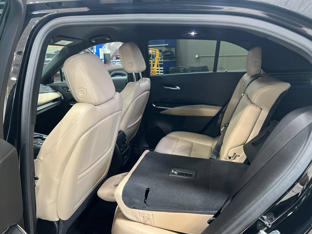 Used 2024 Cadillac XT4 Luxury w/ Cold Weather Package AWD/4WD image 13