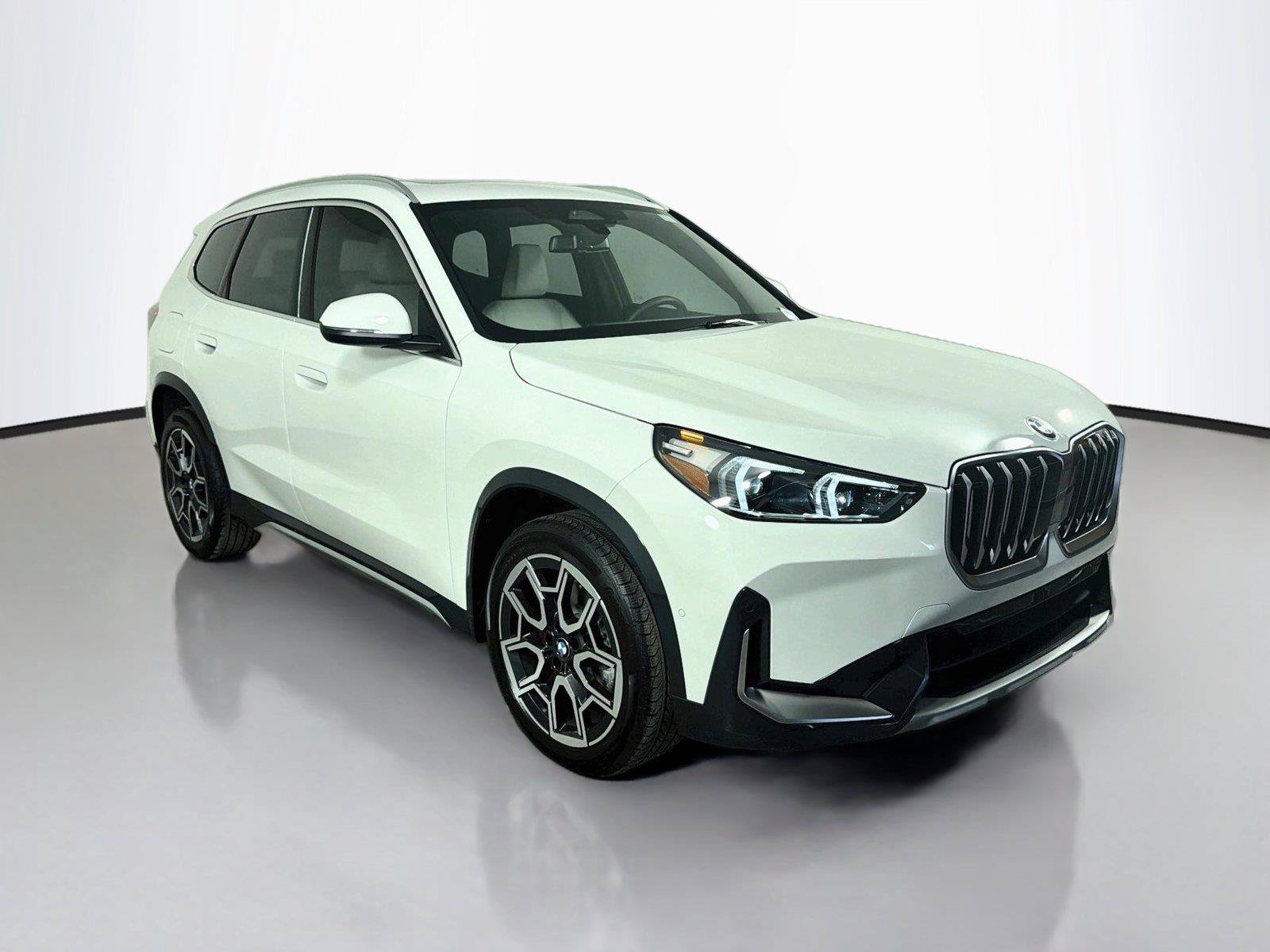 New 2026 BMW X1 xDrive28i w/ Convenience Package AWD/4WD image 3