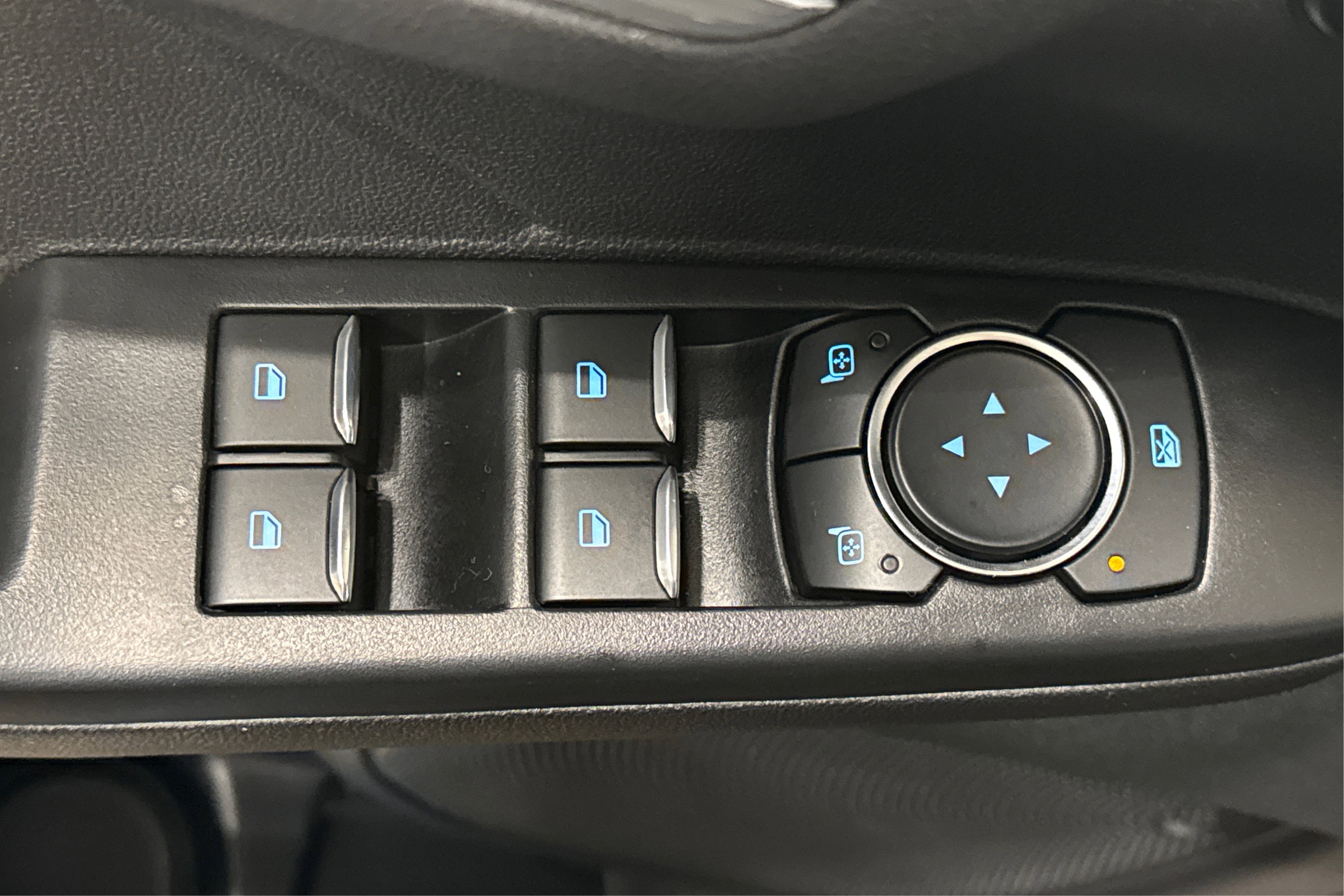 Used 2025 Ford Escape Platinum AWD/4WD image 16