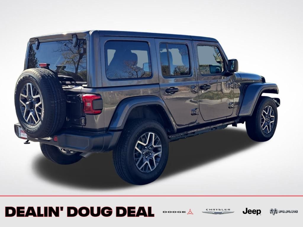 Used 2025 Jeep Wrangler Sahara image 6