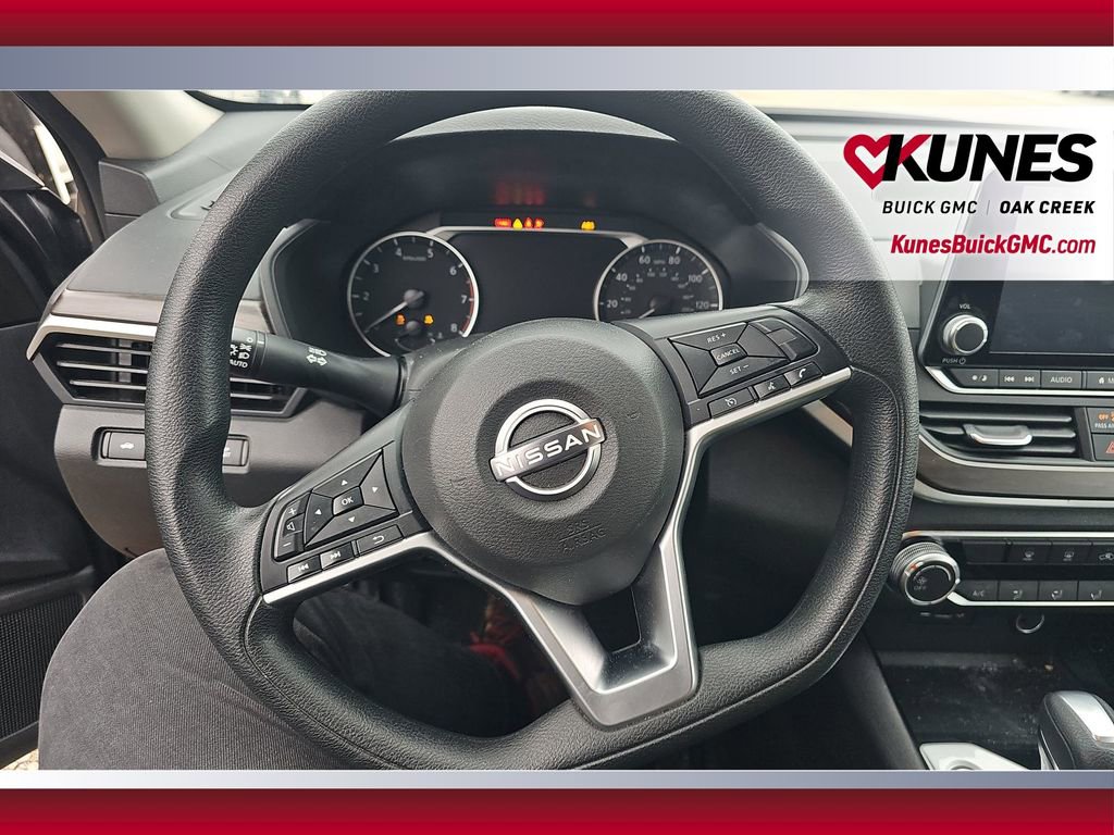 Used 2024 Nissan Altima 2.5 SV image 11