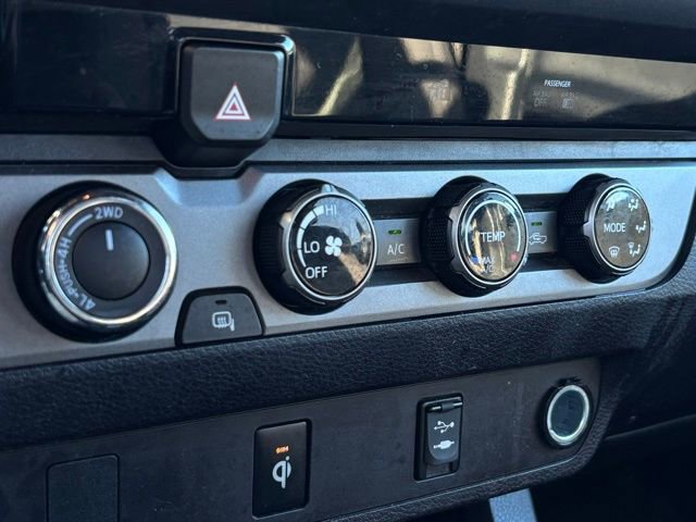 Used 2017 Toyota Tacoma TRD Off-Road image 36