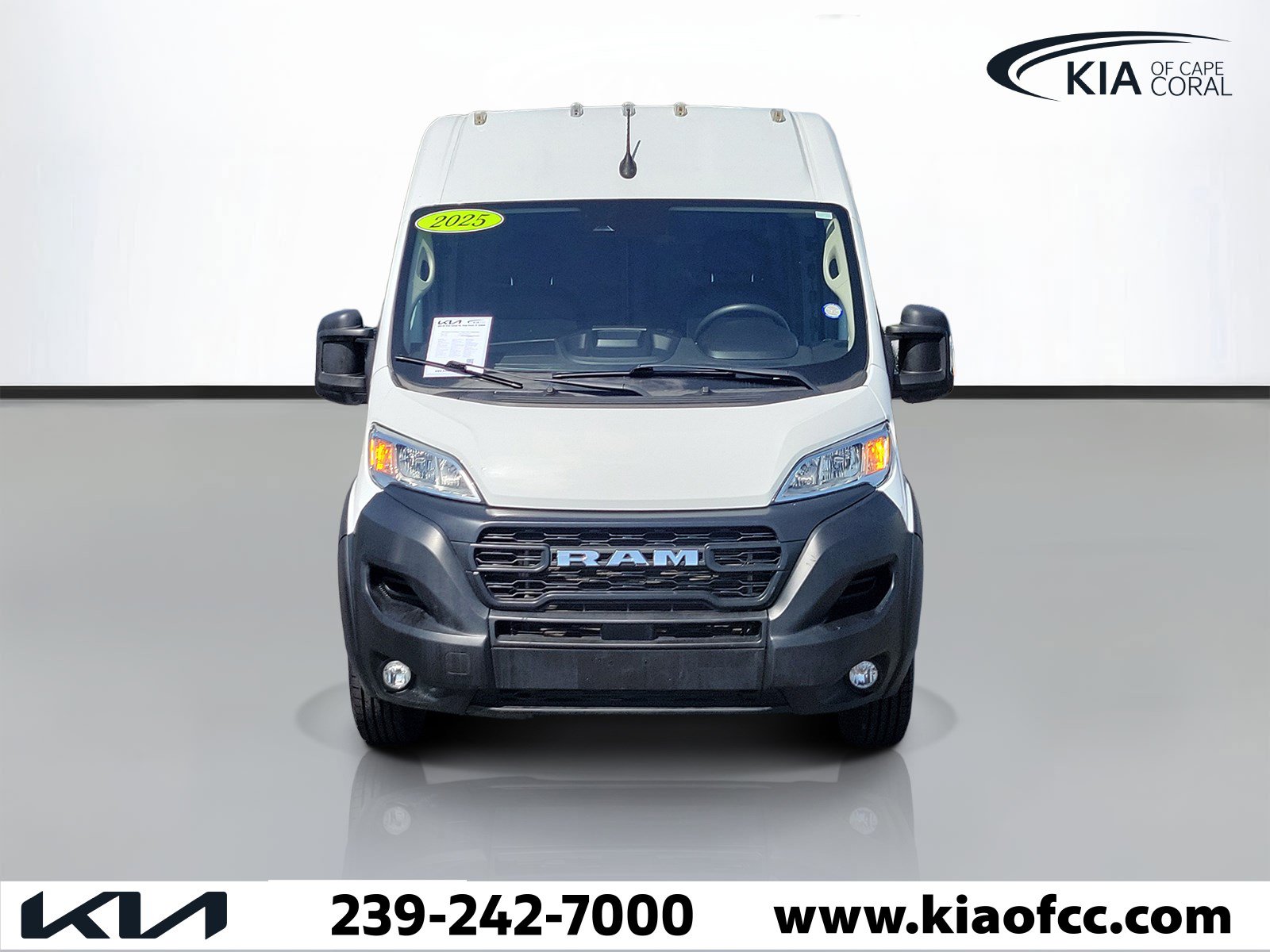 Used 2025 RAM ProMaster 2500 w/ Convenience Group FWD image 2