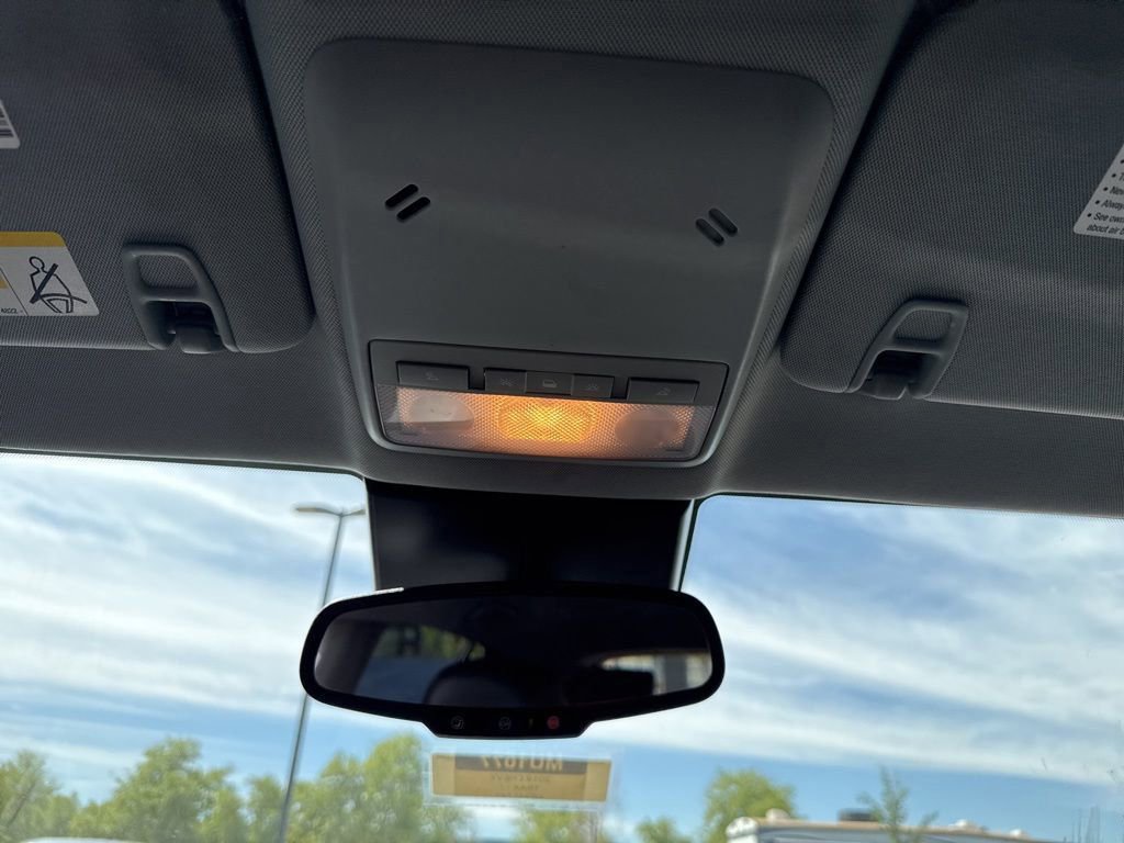 Used 2019 Chevrolet Trax LT w/ LT Convenience Package FWD image 10