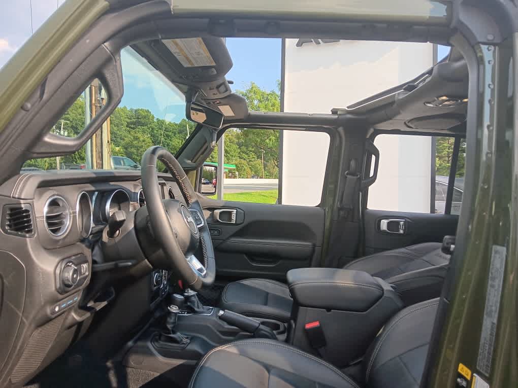 Used 2023 Jeep Wrangler Unlimited Sahara w/ Cold Weather Group AWD/4WD image 26