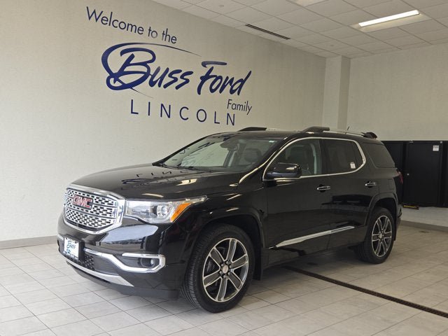 Used 2017 GMC Acadia Denali w/ Technology Package FWD image 1
