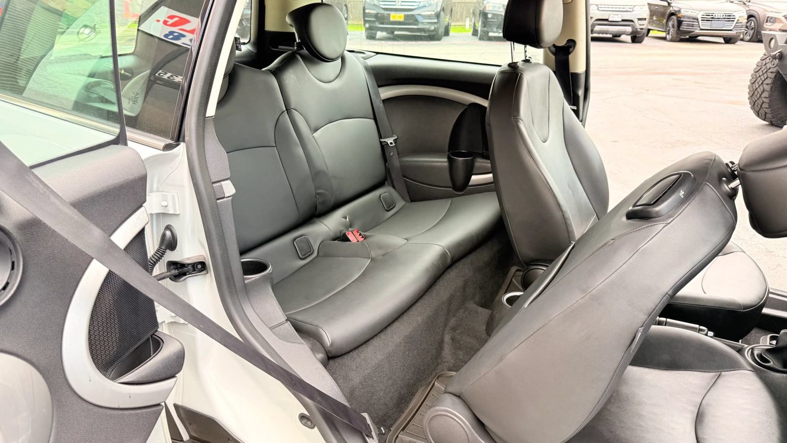 Used 2011 MINI Cooper Clubman FWD image 9