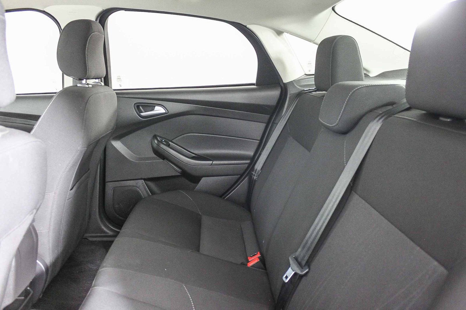 Used 2018 Ford Focus SE w/ Cold Weather Package image 19