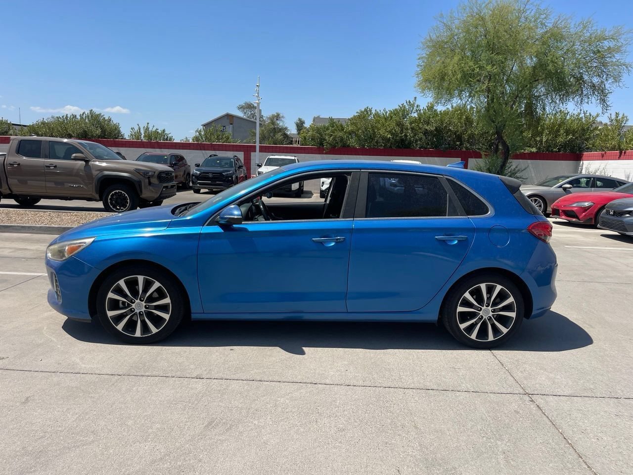 Used 2018 Hyundai Elantra GT w/ Style Package 02 FWD image 10