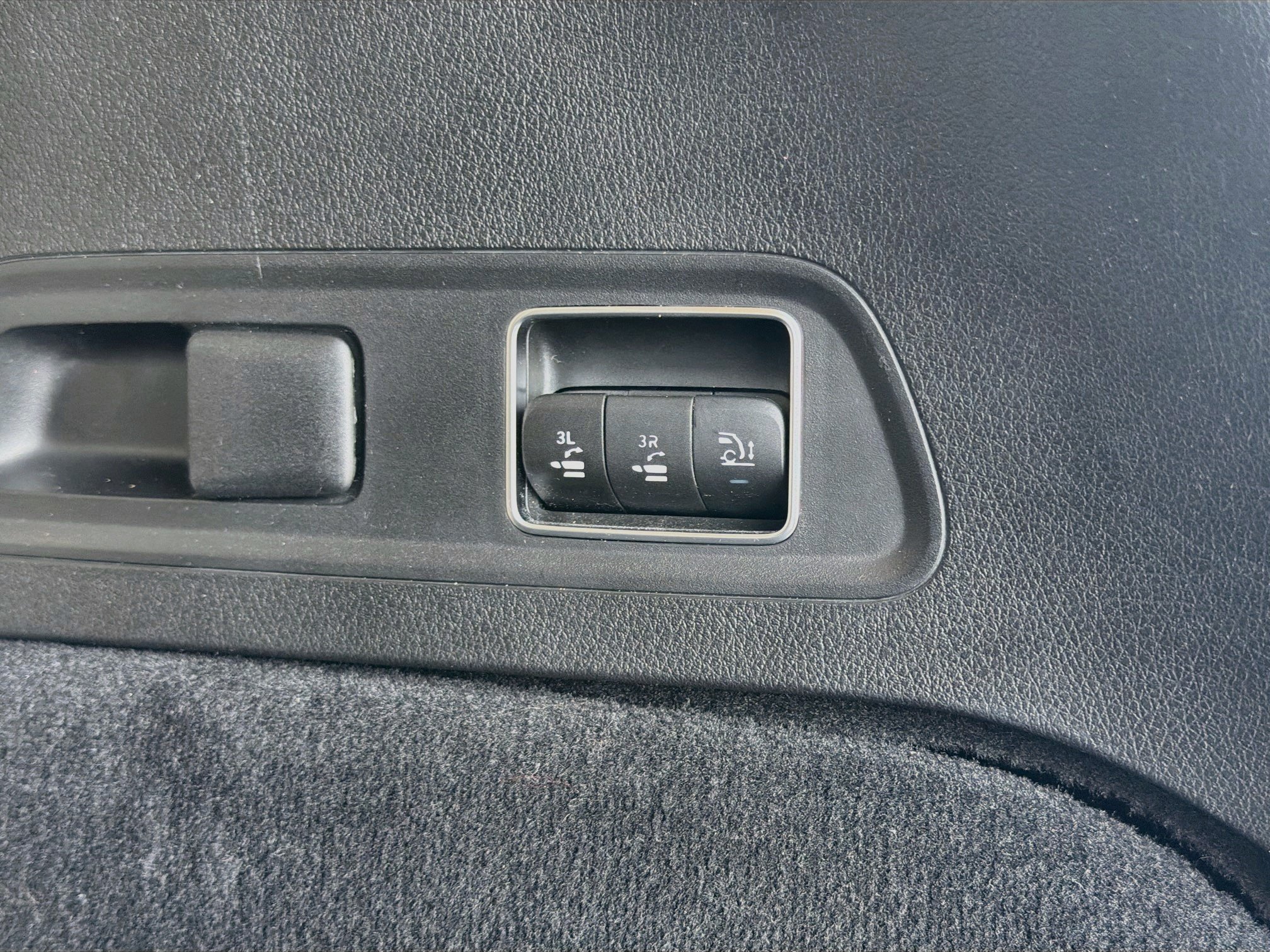 Used 2021 Mercedes-Benz GLS 580 4MATIC image 48