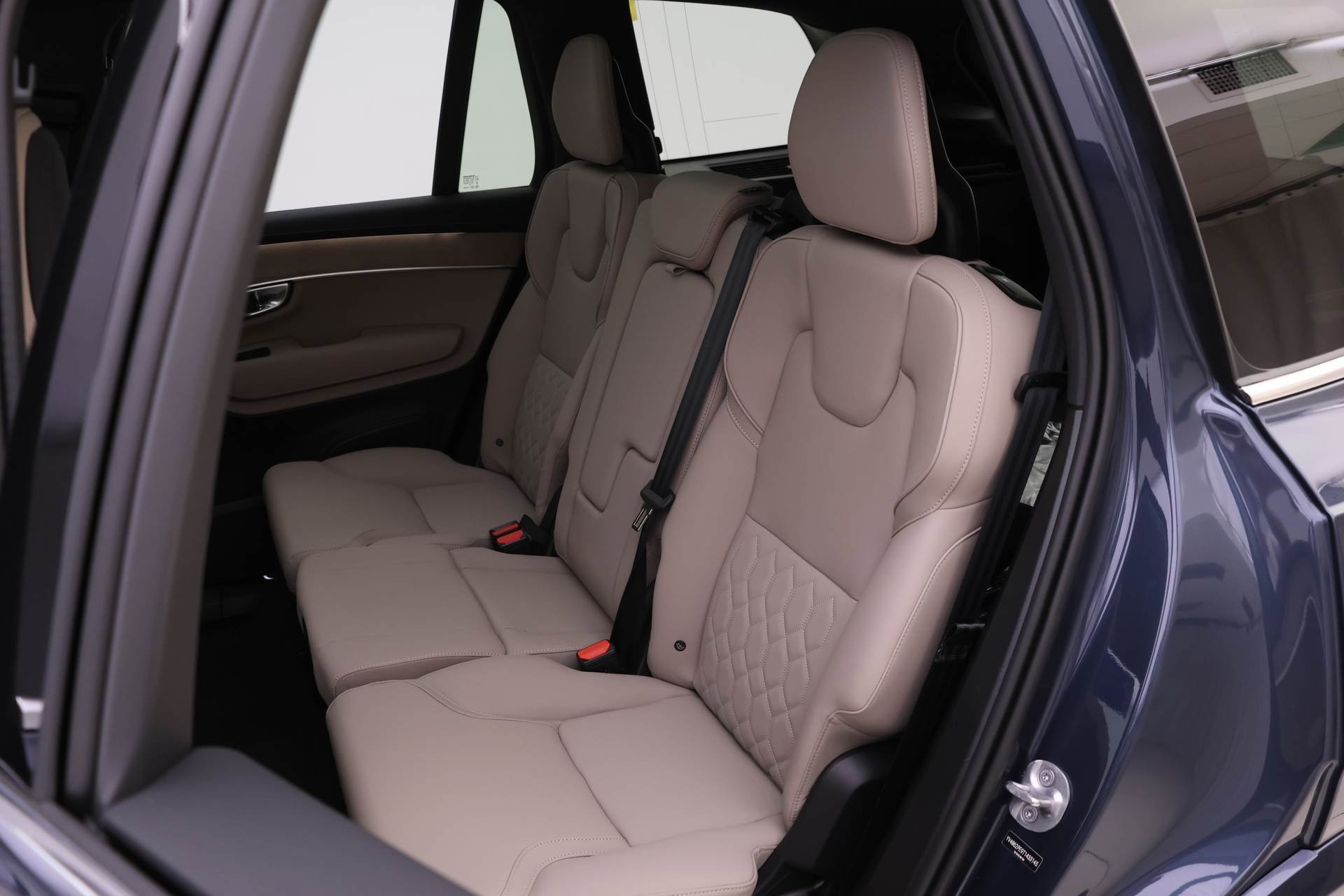 New 2026 Volvo XC90 B6 Plus w/ Protection Package Premier image 10