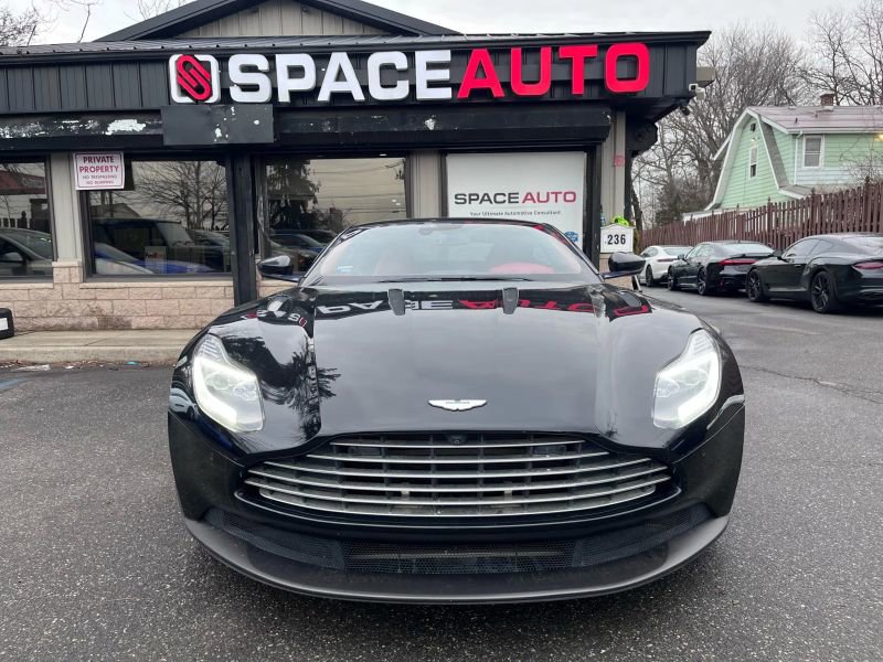 Used 2018 Aston Martin DB11 V12 image 2