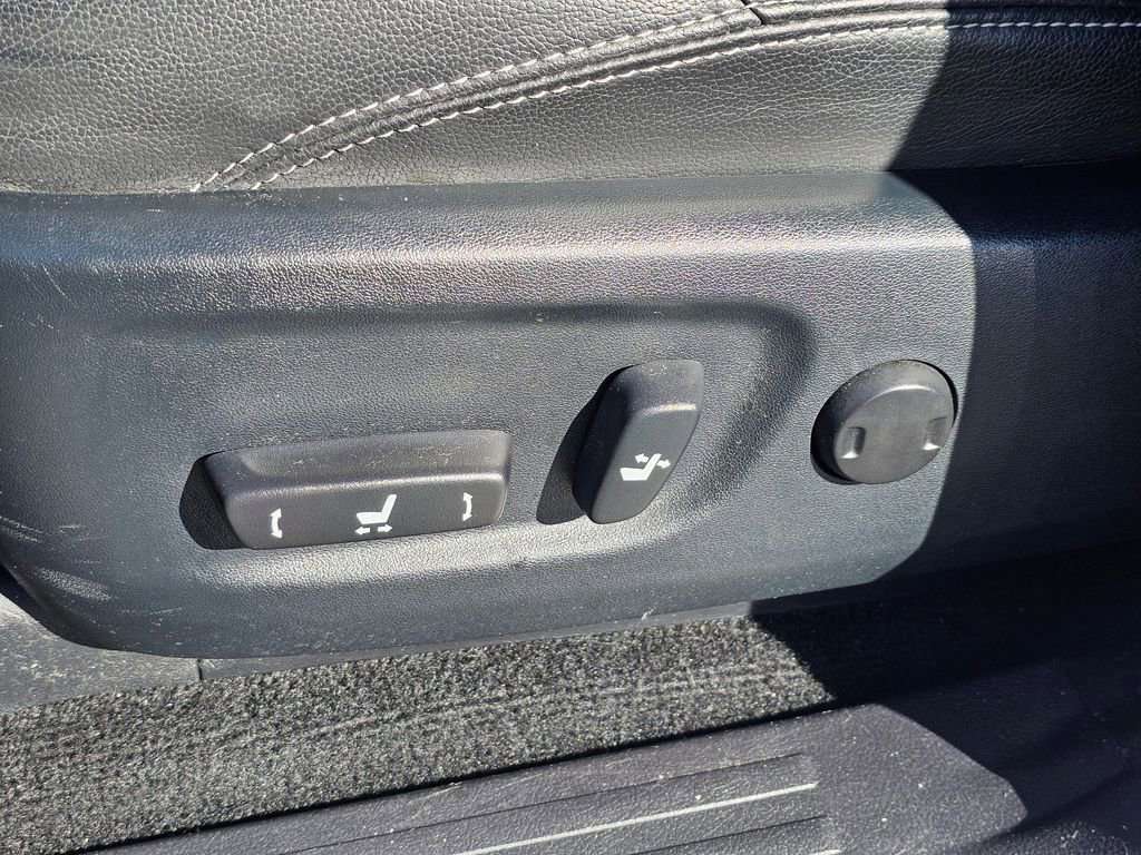 Used 2024 Toyota 4Runner Limited AWD/4WD image 34