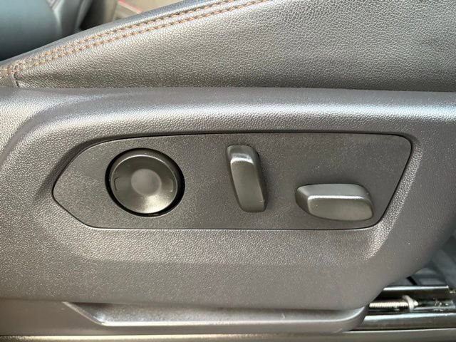 Used 2024 GMC Sierra 1500 AT4 w/ Technology Package image 31