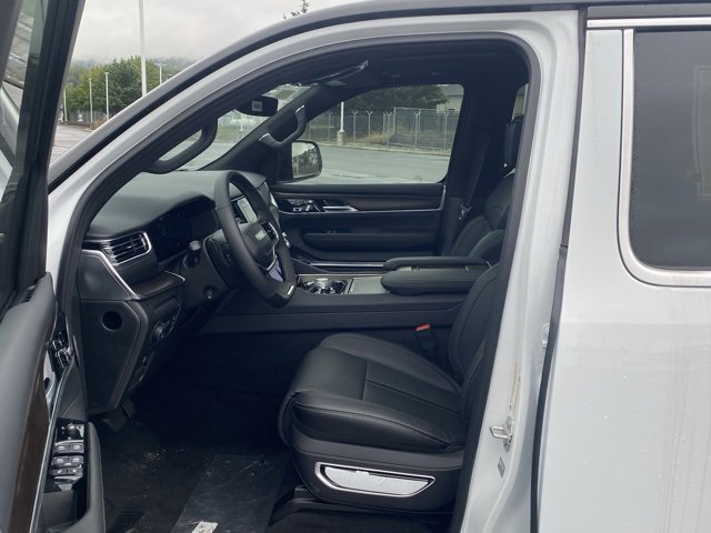 New 2024 Jeep Grand Wagoneer Series I w/ HD Trailer Tow Package image 16