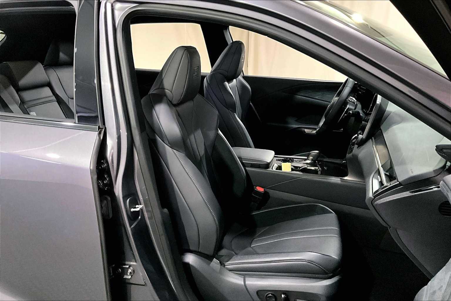 Certified 2023 Lexus RX 500h F Sport w/ Accessory Package (2T) AWD/4WD image 13