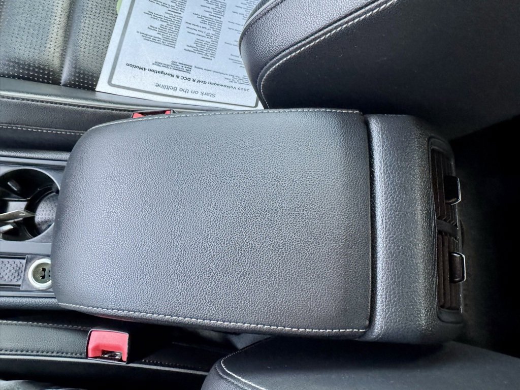 Used 2019 Volkswagen Golf R 4-Door image 42