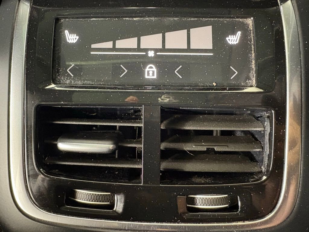 Used 2023 Volvo XC90 T8 Plus image 38