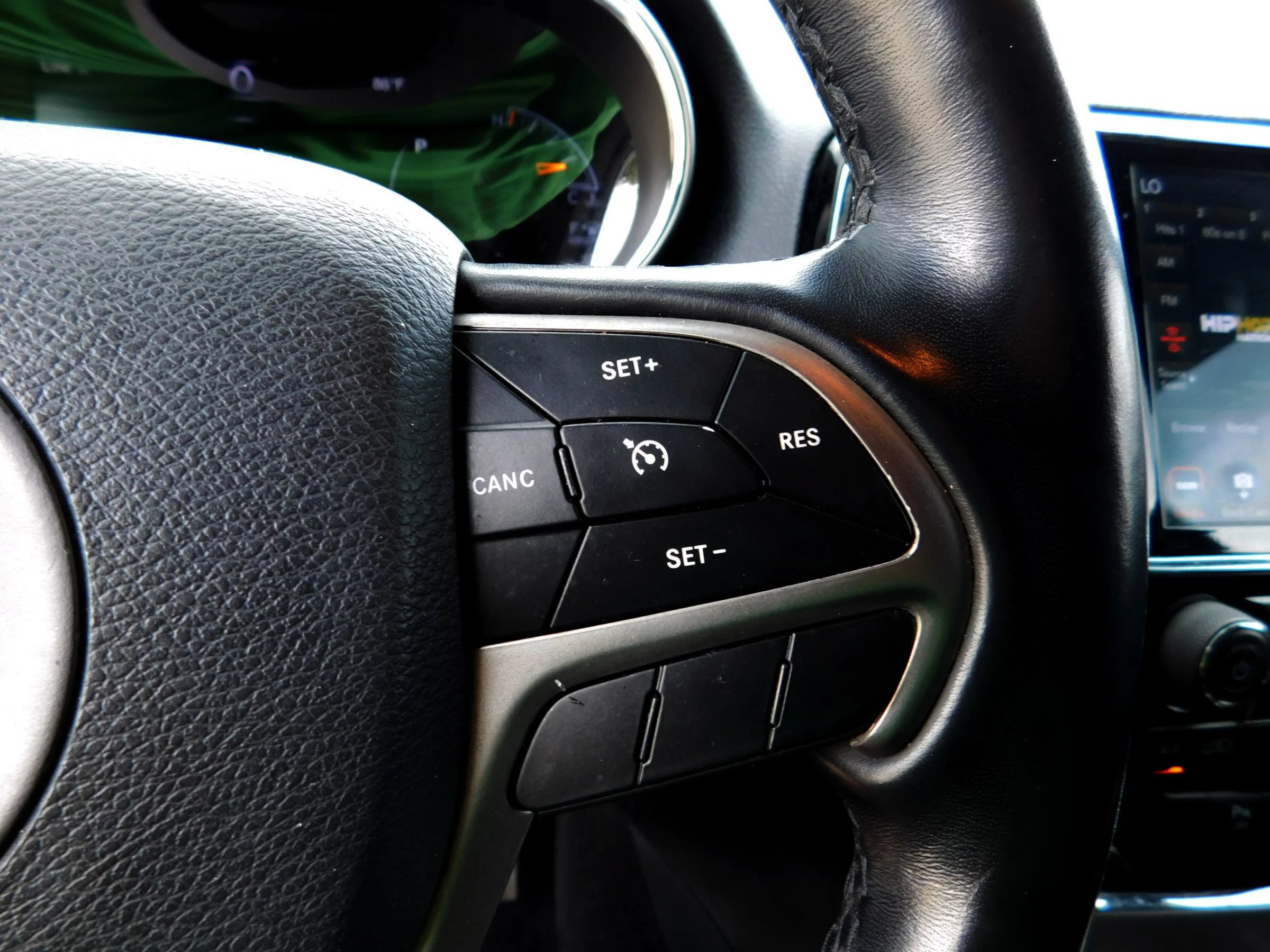Used 2020 Jeep Grand Cherokee Altitude AWD/4WD image 26
