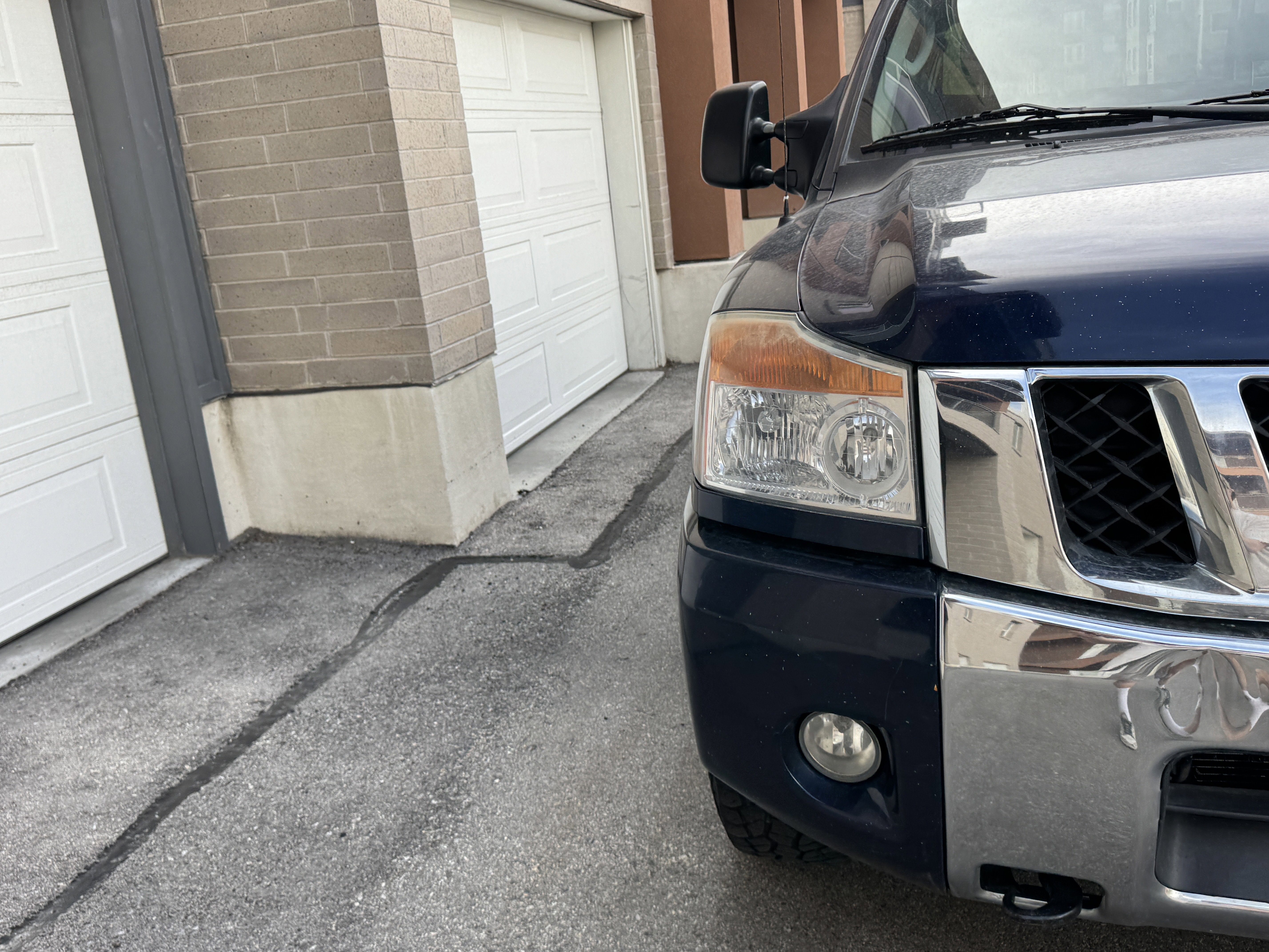 Used 2010 Nissan Titan SE w/ SE Value Truck Pkg AWD/4WD image 10