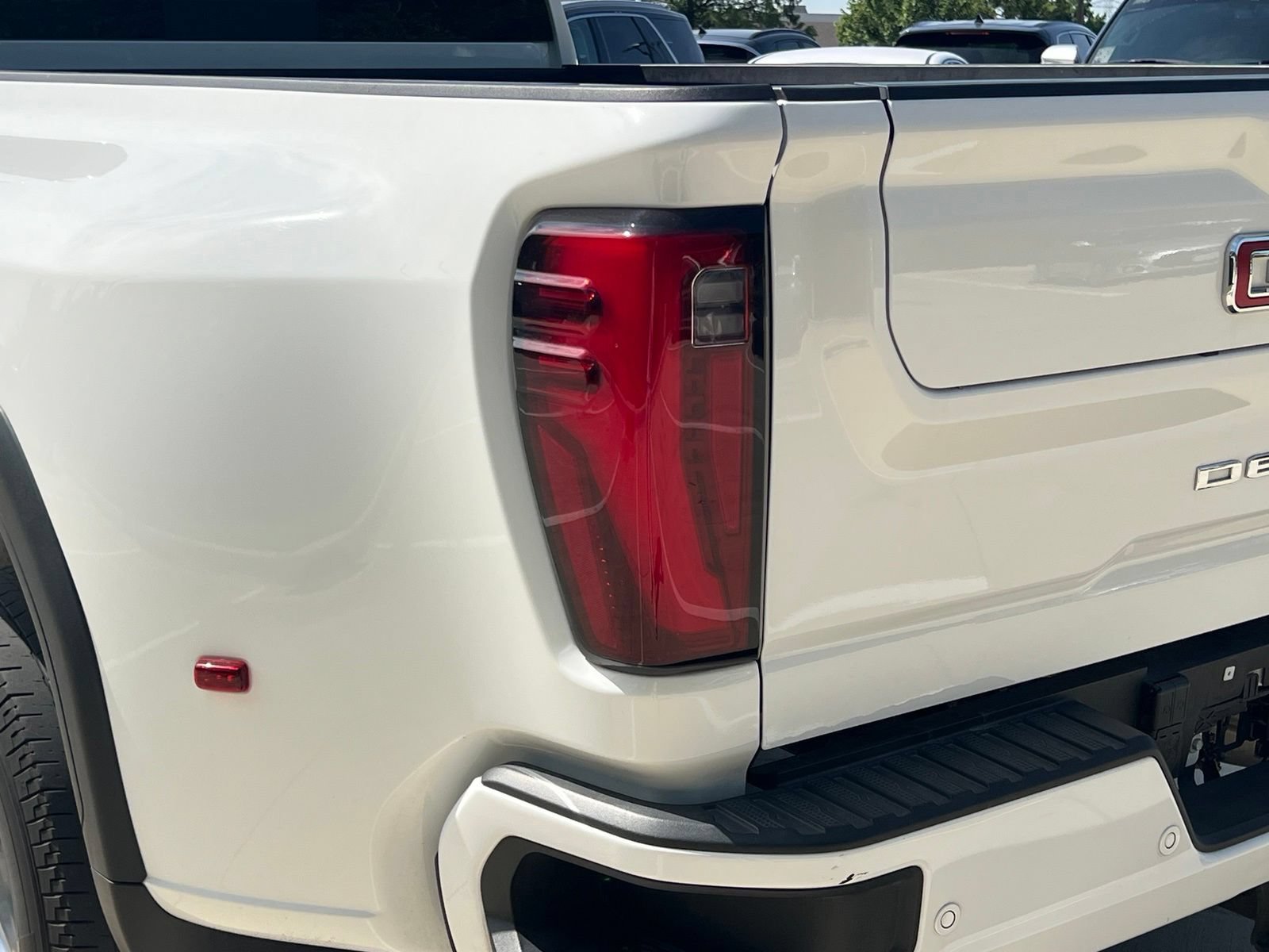 Used 2024 GMC Sierra 3500 Denali w/ Denali Reserve Package AWD/4WD image 14
