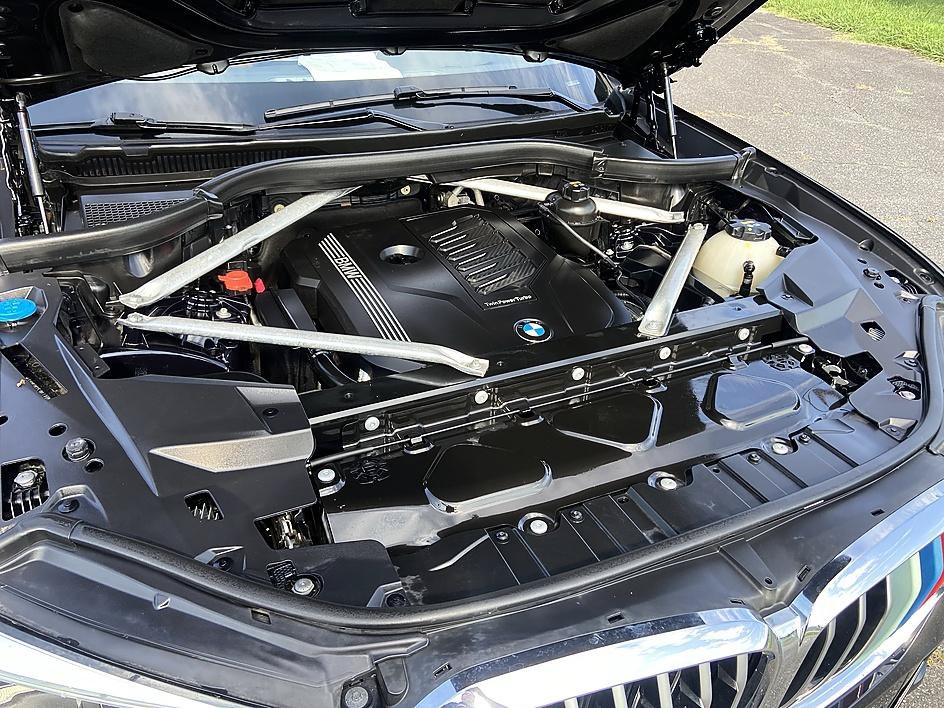 Used 2019 BMW X5 xDrive40i w/ M Sport Package AWD/4WD image 17