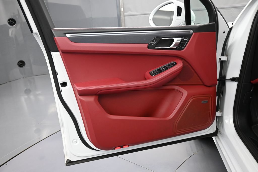 Certified 2022 Porsche Macan GTS AWD/4WD image 15