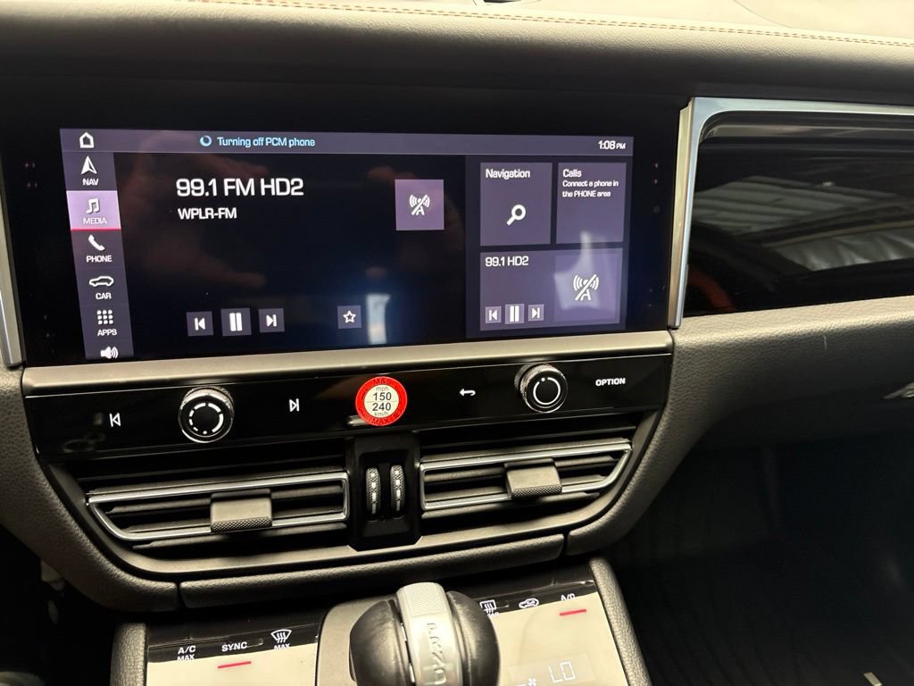 Certified 2024 Porsche Macan AWD/4WD image 34