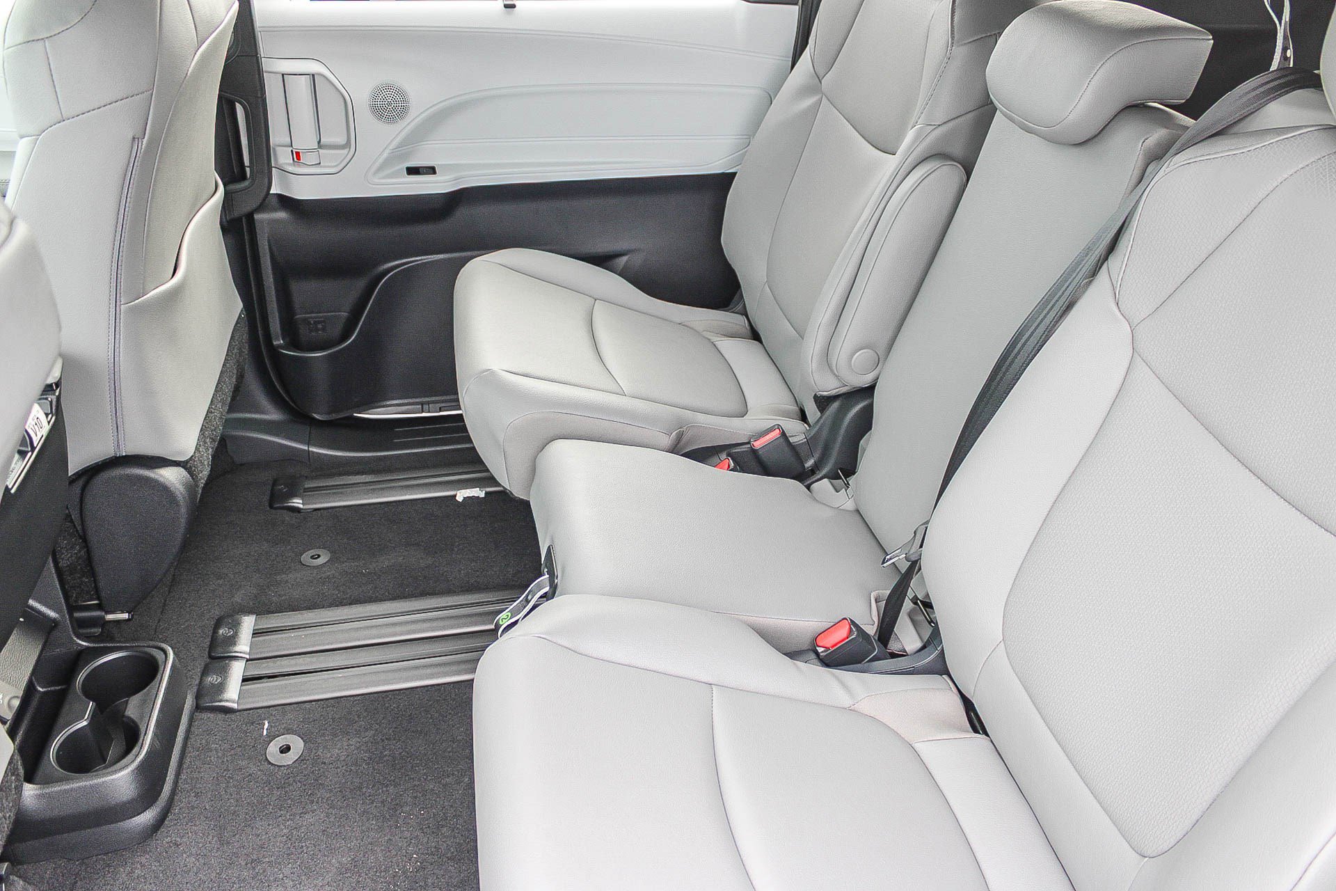 New 2026 Toyota Sienna XLE FWD image 21