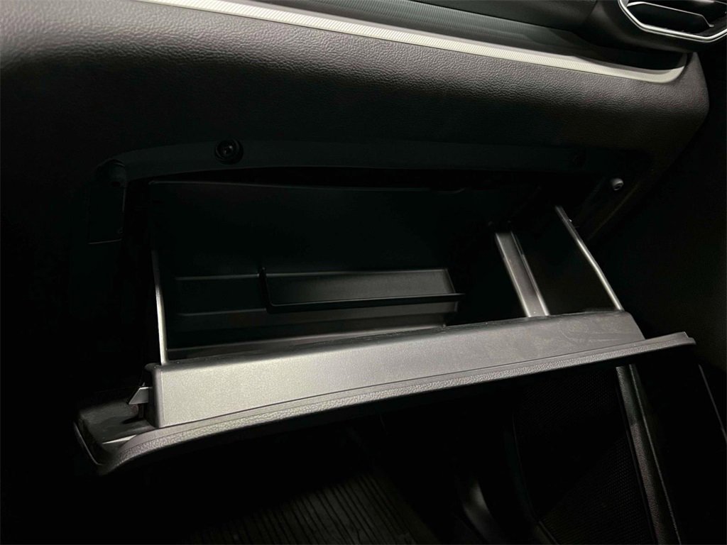 Used 2022 Ford Explorer XLT w/ Equipment Group 202A image 37